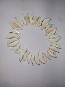 Shell hand bracelet