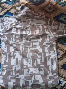 Patterned Men&#39;s Shirt