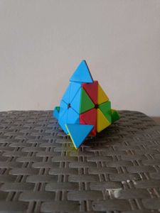 Pyraminx Puzzle