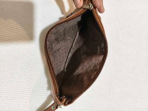 Brown Mobile Pouch 👝