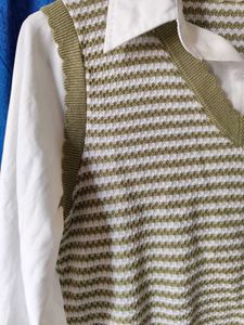Pullover Vest