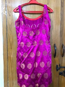 Chendri Short Kurta With Deep Neck