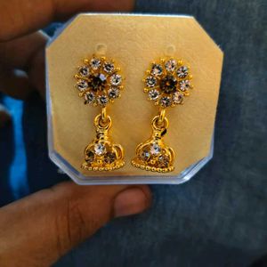 Vintage Gold Tone Drop Earrings