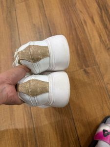 USPA LADIES WHITE SNEAKERS