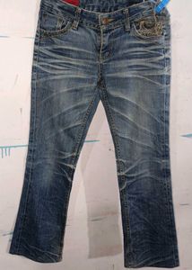 BACK POCKET DESIGN