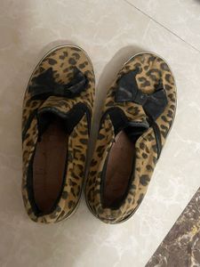 Leopard Print Slip-on Shoes