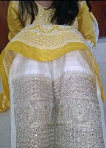 Yellow emboidered kurta set🌺