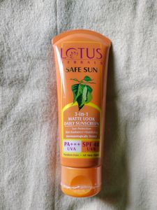 Lotus Herbals 3 In 1 Matte Sunscreen
