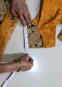 Golden Netted Saree✅Free Blouse + Peticot 💸