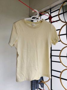 H&M Tshirt Pale Yellow