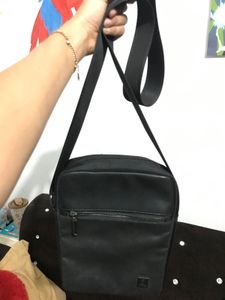Unisex Black Crossbody Bag