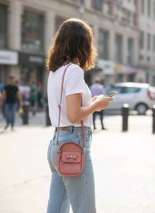 Cute Pink Crossbody Bag Offer (FREE NECKLACE)