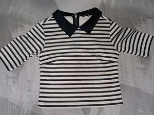 Semi cropped striped tshirt
