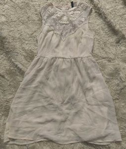 H&amp;M stunning Divided Lace-Detail Dress ✨