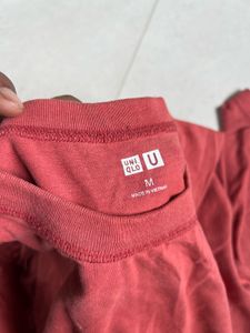 Uniqlo Red Crew Neck T-Shirt - Size M