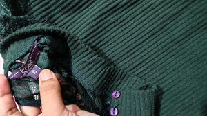 CODE by life style.Green Lace Top