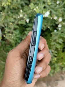 Nokia Asha 305 Mobile Phone