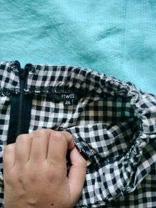 Cute Short Skirt Black And White Checks Rouched