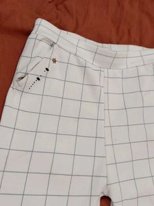 White Jegging Checkered