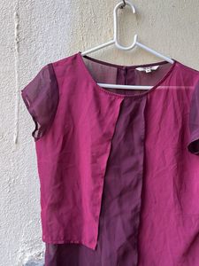 SET Of 2 brand new top 😍