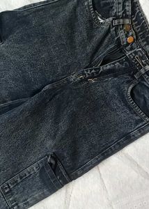 Women Cargo Jeans With Six Pockets