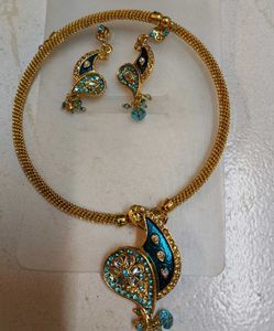 Elegant Gold-Tone Jewelry Set