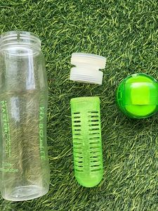 Green Detox Bottle With Infuser