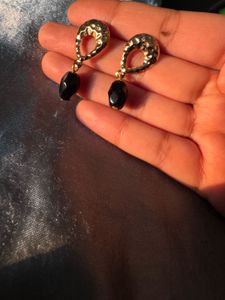 Elegant Gold &amp; Black Drop Earrings