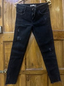 Black zara rugged denim (Gift assured🎀🎁)