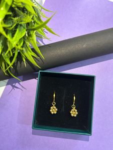 4 Sets Of Earrings