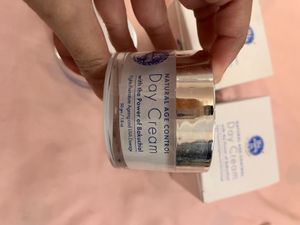 Moms Co Day And Night Cream Combo