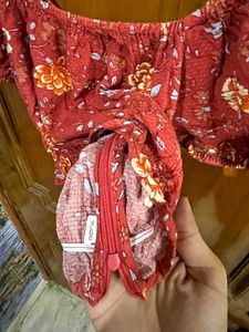ZUDIO RED FLORAL COTTON TOP XS