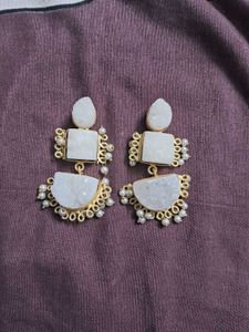 ⚪️White Moon Luxe Earrings⚪️