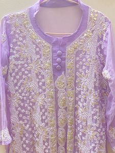 Embroidered chikankari kurta with silver embellish