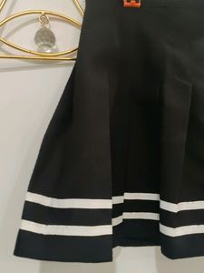 H&amp;M DIVIDED