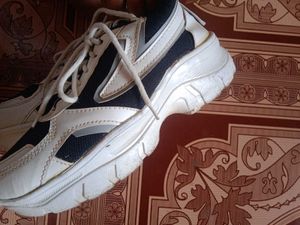 Black n White Sneakers