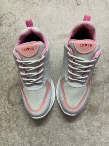 Cute &#39;Love&#39; Platform Sneakers