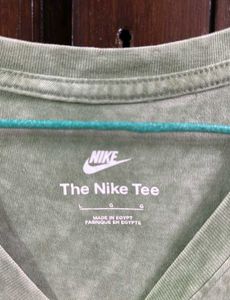 Nike Tshirt In New Condition Size L