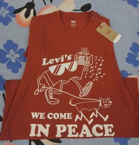 LEVI&#39;S Tshirt For Men (Size-M) New With tag