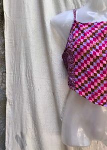 2556. Pink Checkered Crop Top