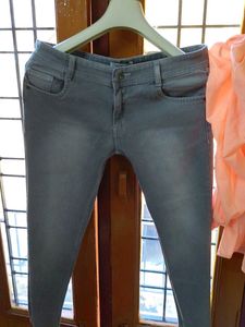 COMBO- SkinnyJeans And Puffed Sleeves Top ForWomen