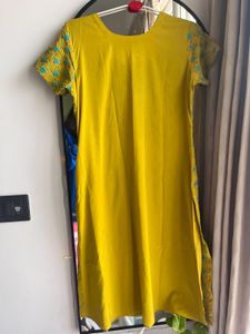 Hand-Embroidered Floral Motif Kurti