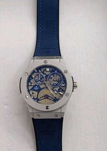 Hublot Watch - Stylish Timepiece