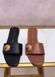 Loewe Flats