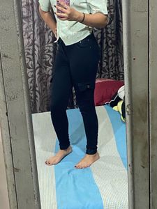 black skinny jeans with cargo pockets