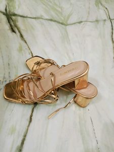 Women&#39;s Dressberry Tie-up Heels