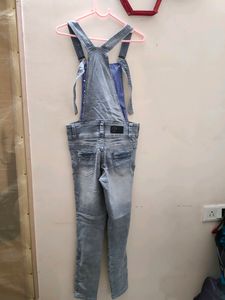 Dungaree Jeans / Fit Upto Waist 28