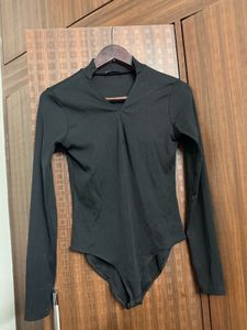 SALE 🛍️Zara Black Ribbed Top