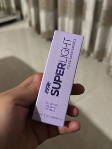 Nykaa Superlight Cloud Lipstick