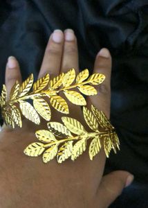 Savana Golden Leaf Arm cuff